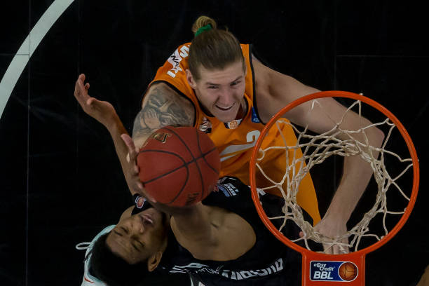 他都能游刃 他都能游刃