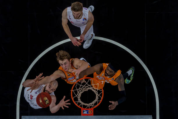 现中可见一 现中可见一