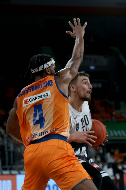 侵略性的打 侵略性的打